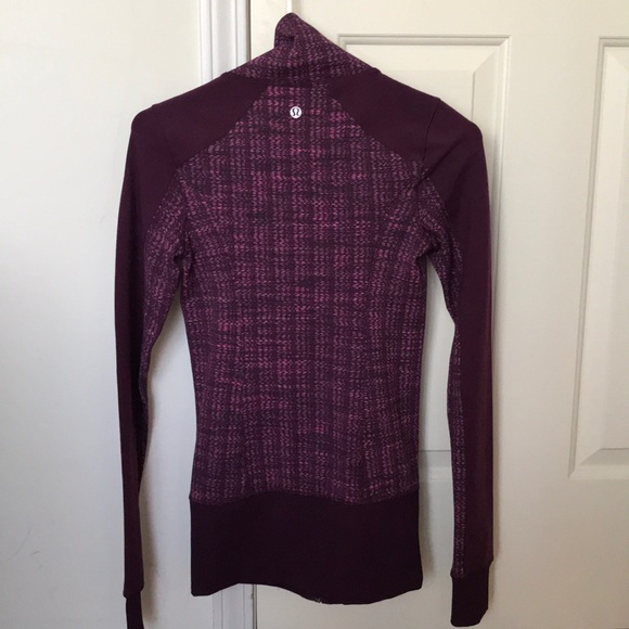 Lululemon size 2 zipup jacket (worn once) - Picture 3 of 3